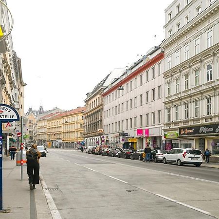 Backpacker Apartment Naschmarkt Вена Экстерьер фото