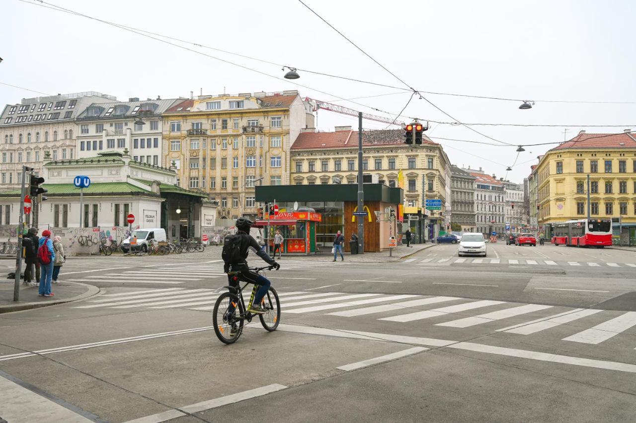 Backpacker Apartment Naschmarkt Вена Экстерьер фото